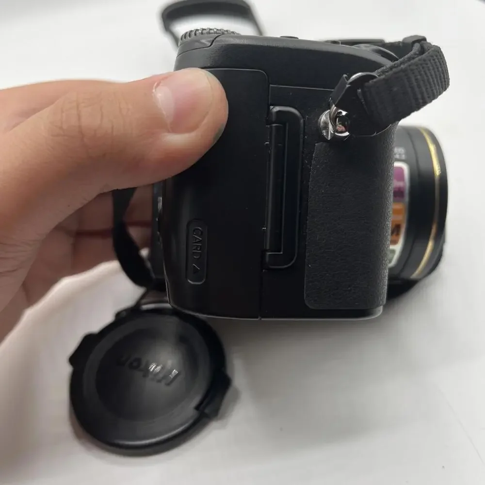 Nikon COOLPIX 8700 8.0MP Digital Camera - Black Untested With Case